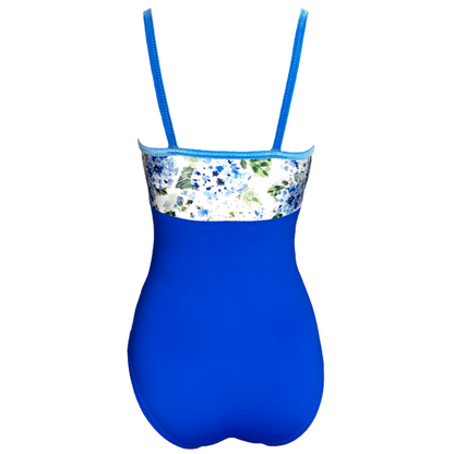 Daisy in Blue Hydrangea